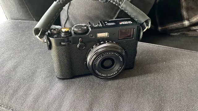 Fujifilm X100F: A Revolutionary Camera Packed with Cutting-Edge Features Fujifilm X100F