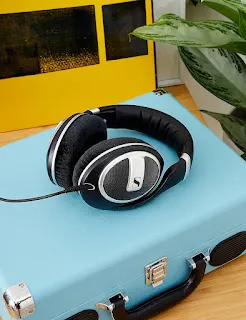 Sennheiser HD 599 SE Around Ear Open Back Headphone: A Comprehensive Review Sennheiser HD 599 SE Around Ear